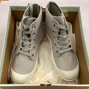 SO gray canvas high top shoes
